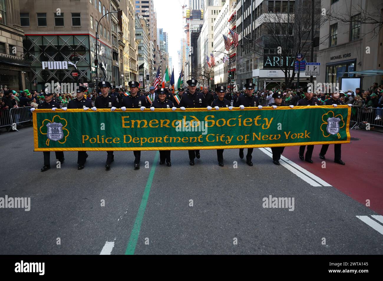 The New York City Police Department Emerald Society Band march in the ...