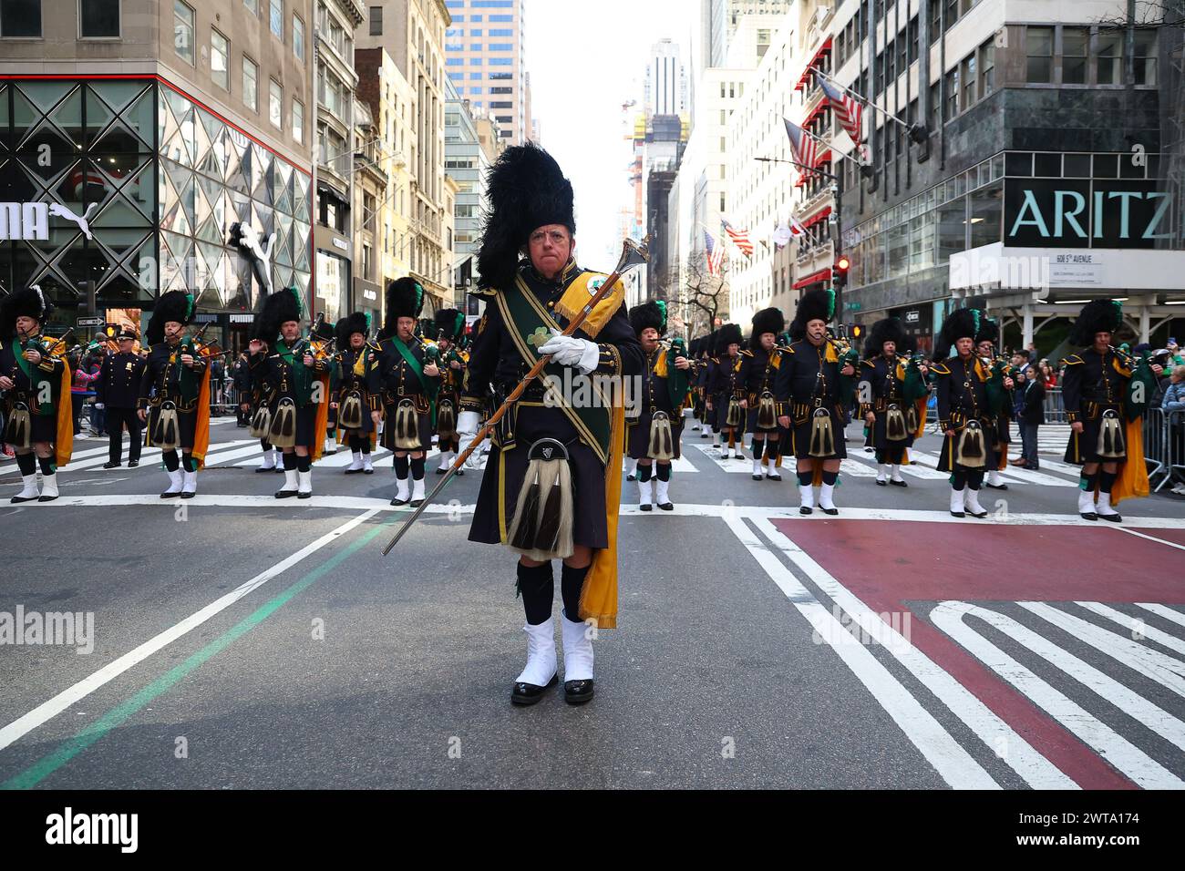 The New York City Police Department Emerald Society Band march in the ...