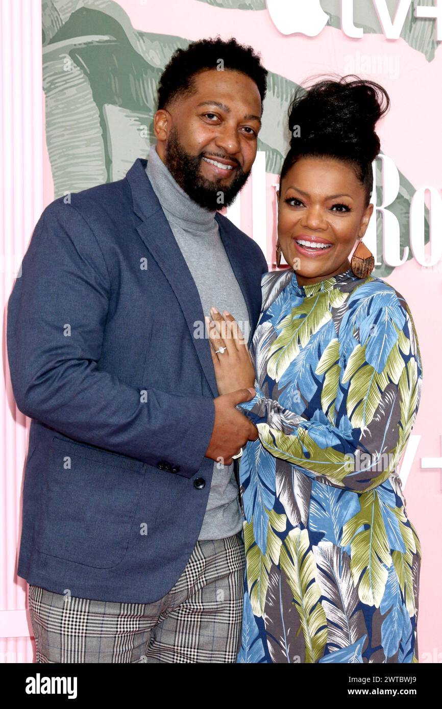 LOS ANGELES - MAR 14: Anthony Davis, Yvette Nicole Brown at the Palm Royal  World Premiere Screening at the Samuel Goldwyn Theater on March 14, 2024 i  Stock Photo - Alamy
