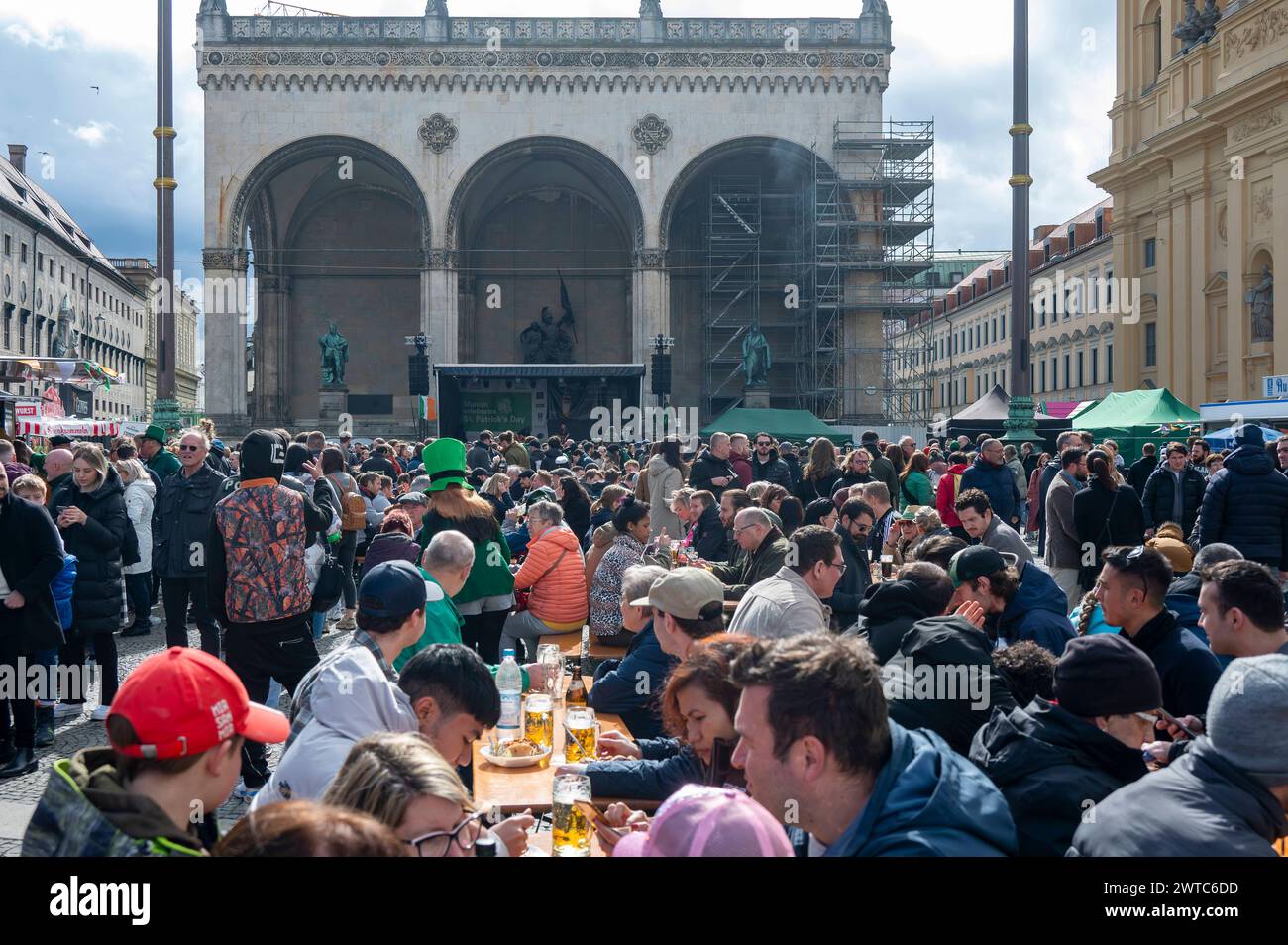 Muenchen, St. Patricks Day Festival 2024 auf dem Odeonsplatz, Irische