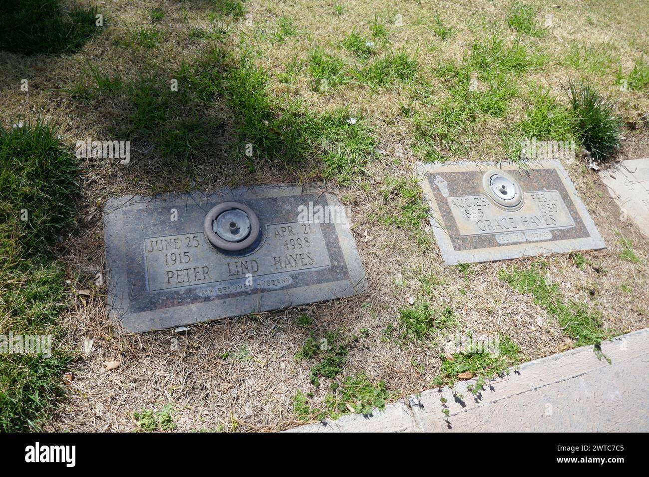 Las Vegas, Nevada, USA 8th March 2024 Actor Peter Lind Hayes Grave, wife Actress Mary Healy Grave and his mother Grace Hayes Grave in Garden of Resurrection at Palm Memorial Park on March 8, 2024 in Las Vegas, Nevada, USA. Photo by Barry King/Alamy Stock Photo Stock Photo