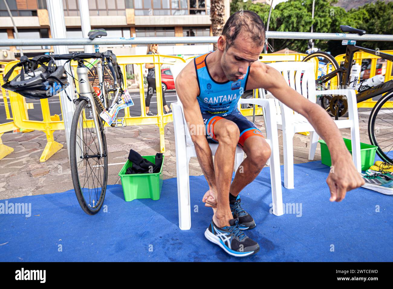 Paralympics triathlon hi-res stock photography and images - Alamy
