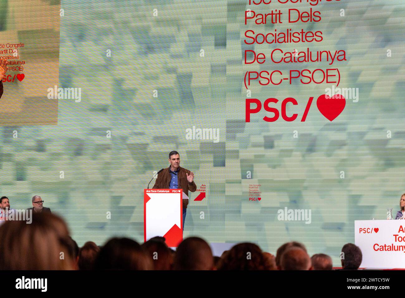 The 15th congress of the Socialist Party of Catalonia (PSC) concludes, with the presence of the Spanish Prime Minister and Secretary-General of the Spanish Socialist Workers' Party (PSOE), Pedro Sánchez, in an electoral atmosphere in Catalonia due to the call for autonomous elections on May 12th. Although the congress had been planned for weeks, the coincidence with the call for elections has given it an electoral tone, with the PSC feeling like the favorites to win due to the latest opinion polls published.' Termina el 15 congreso del Partit dels Socialistes de Catalunya (PSC), con la presen Stock Photo