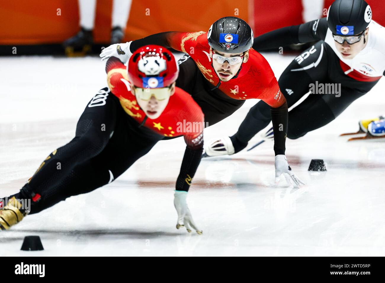 ROTTERDAM - Shaolin Liu (CHN) during the quarter finals 1000 meters men ...