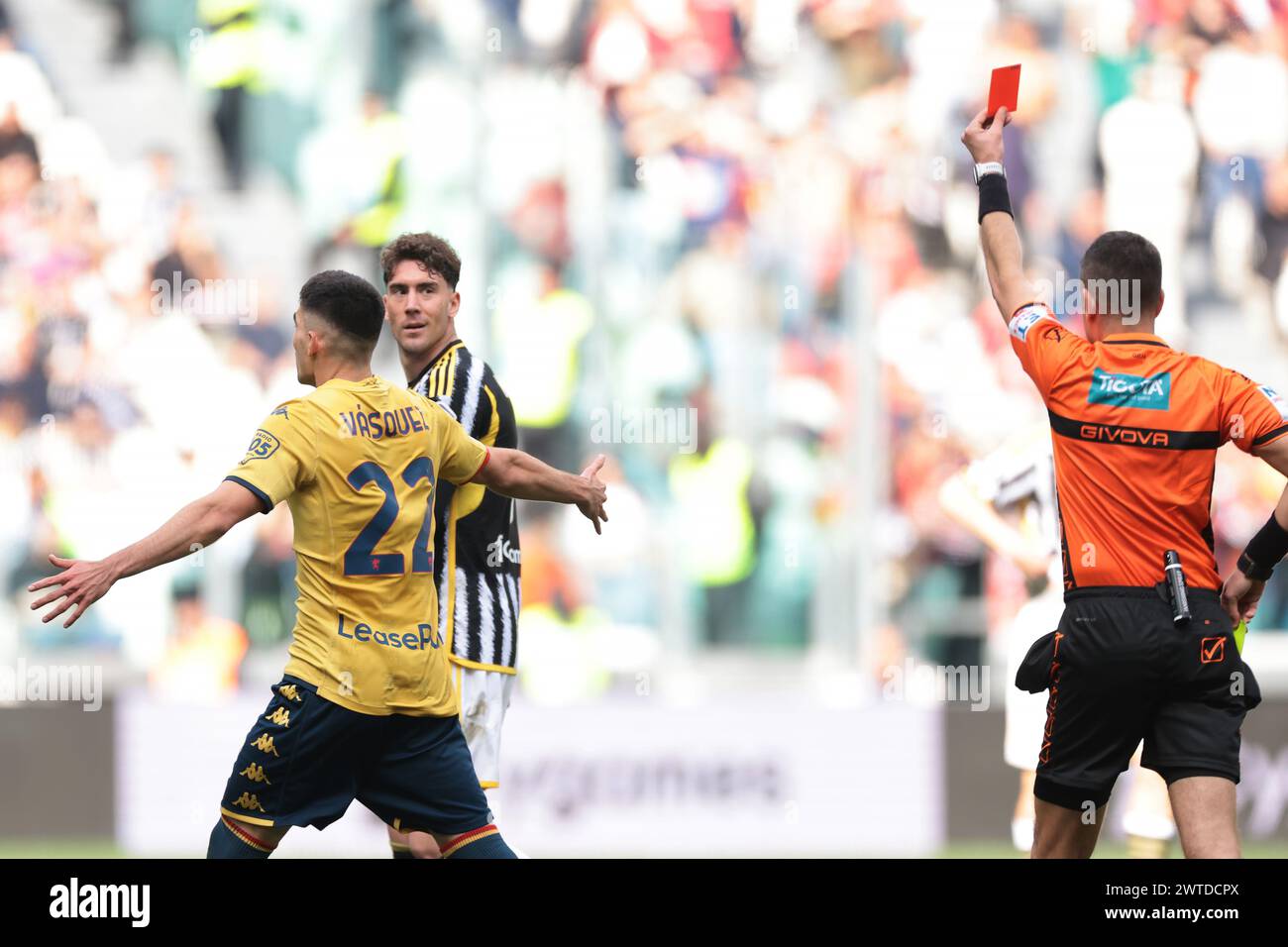 Turin, Italy. 17th Mar, 2024. Dusan Vlahovic of Juventus reacts as he is shown a red card by the Referee Antonio Giua following his second booking for dissent during the Serie A match at Allianz Stadium, Turin. Picture credit should read: Jonathan Moscrop/Sportimage Credit: Sportimage Ltd/Alamy Live News Stock Photo