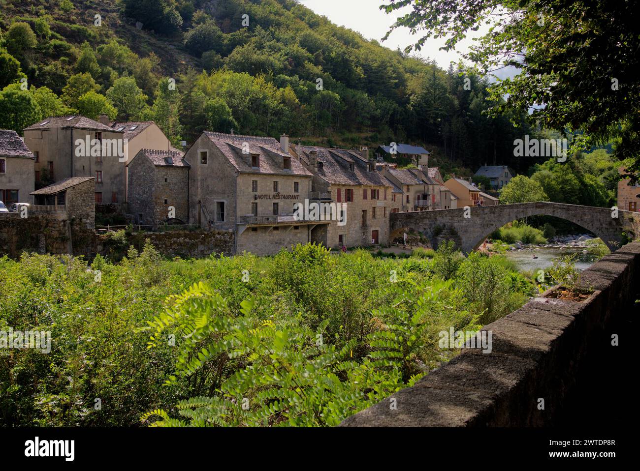 Le Pont-De-Montvert, Languedoc-Roussillon, par une belle journée d'été ...