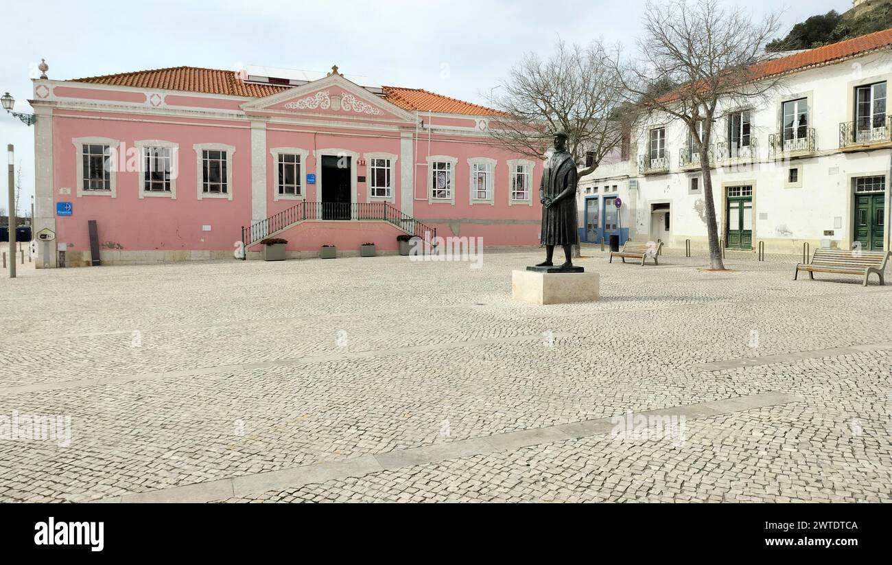 Statue of Pedro Nunes, Portuguese mathematician and cosmographer of the Age of Discoveries, in the old town square, Alcacer do Sal, Portugal Stock Photo