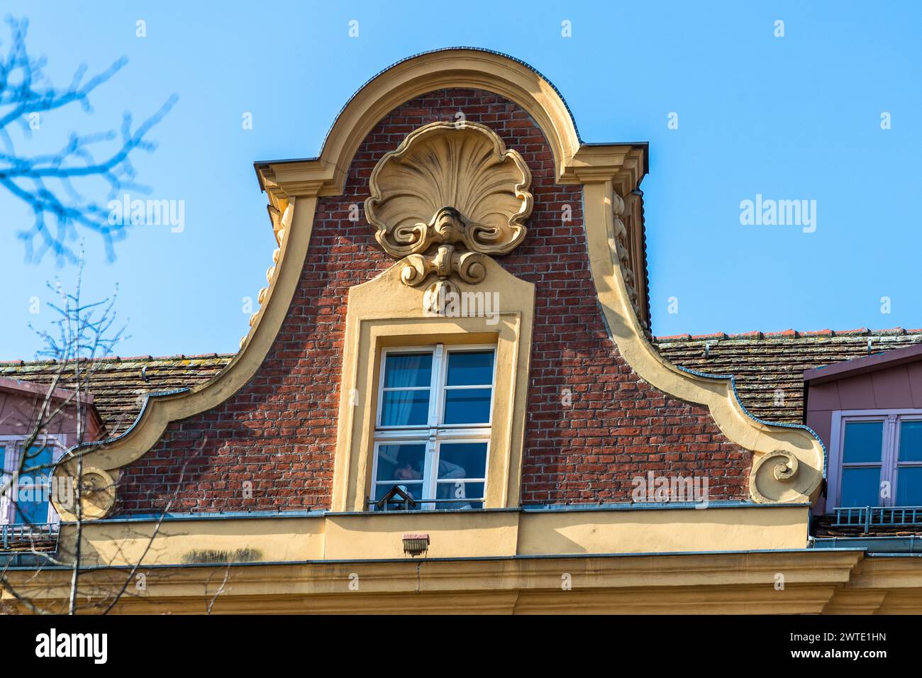 The outwardly concave shell decorations on the façades are typical of Potsdam. Bassinplatz, Potsdam, Brandenburg, Brandenburg, Germany Stock Photo