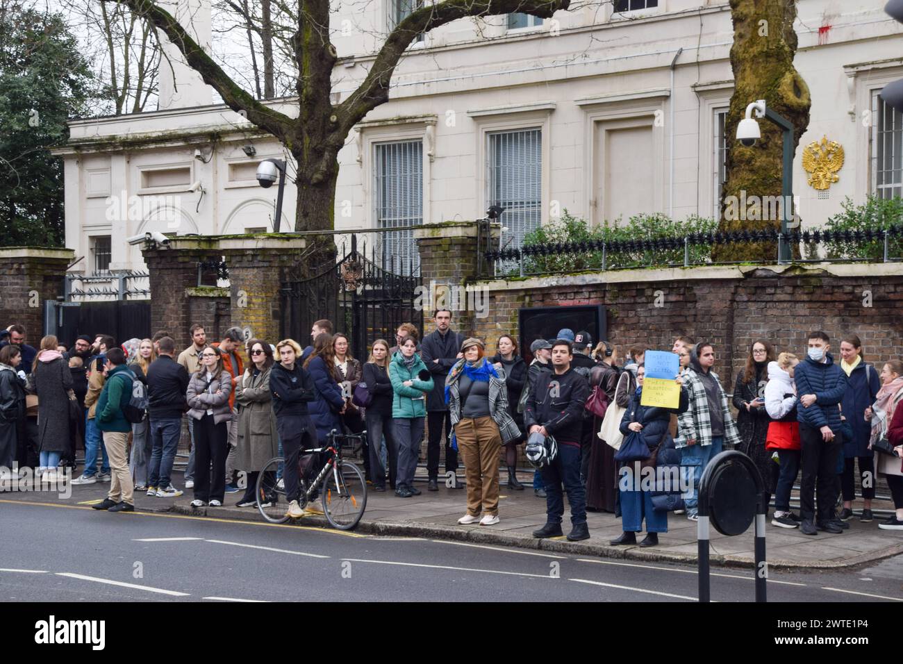 London, UK. 17th March 2024. Russian citizens queue to cast their vote outside the Russian Embassy in London as elections take place in Russia. Credit: Vuk Valcic/Alamy Live News Stock Photo