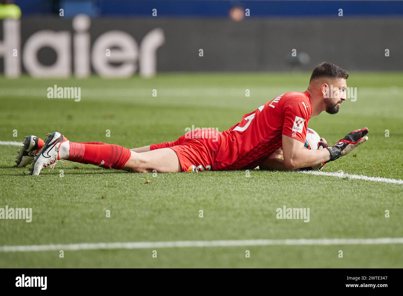 VILLARREAL, SPAIN - MARCH 17: Giorgi Mamardashvili Goalkeeper of Valencia CF in action during LaLiga EA Sports match between Villarreal FC and Valencia CF at Estadio de la Ceramica on March 17, 2024 in Villarreal, Spain. (Photo By Jose Torres/Photo Players Images) Stock Photo