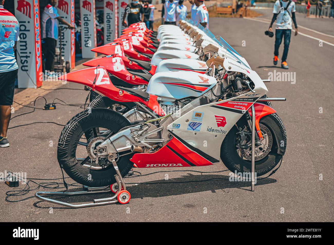Multiple motorcycles hi-res stock photography and images - Alamy