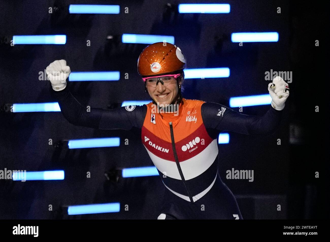 Netherlands' Suzanne Schulting enters the ice rink for the final of the ...