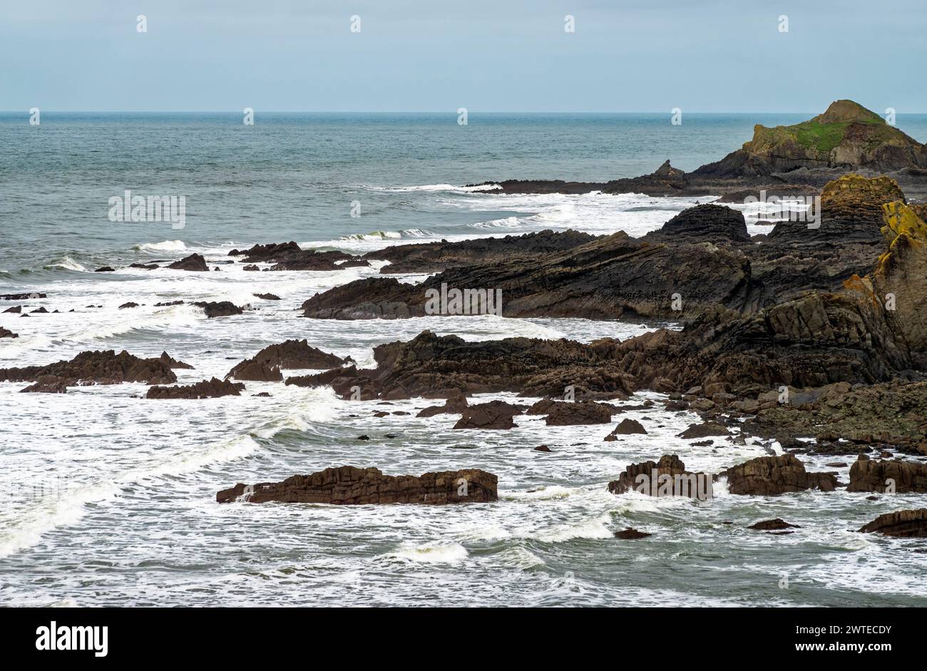 North devon coast rock formation hi-res stock photography and images ...
