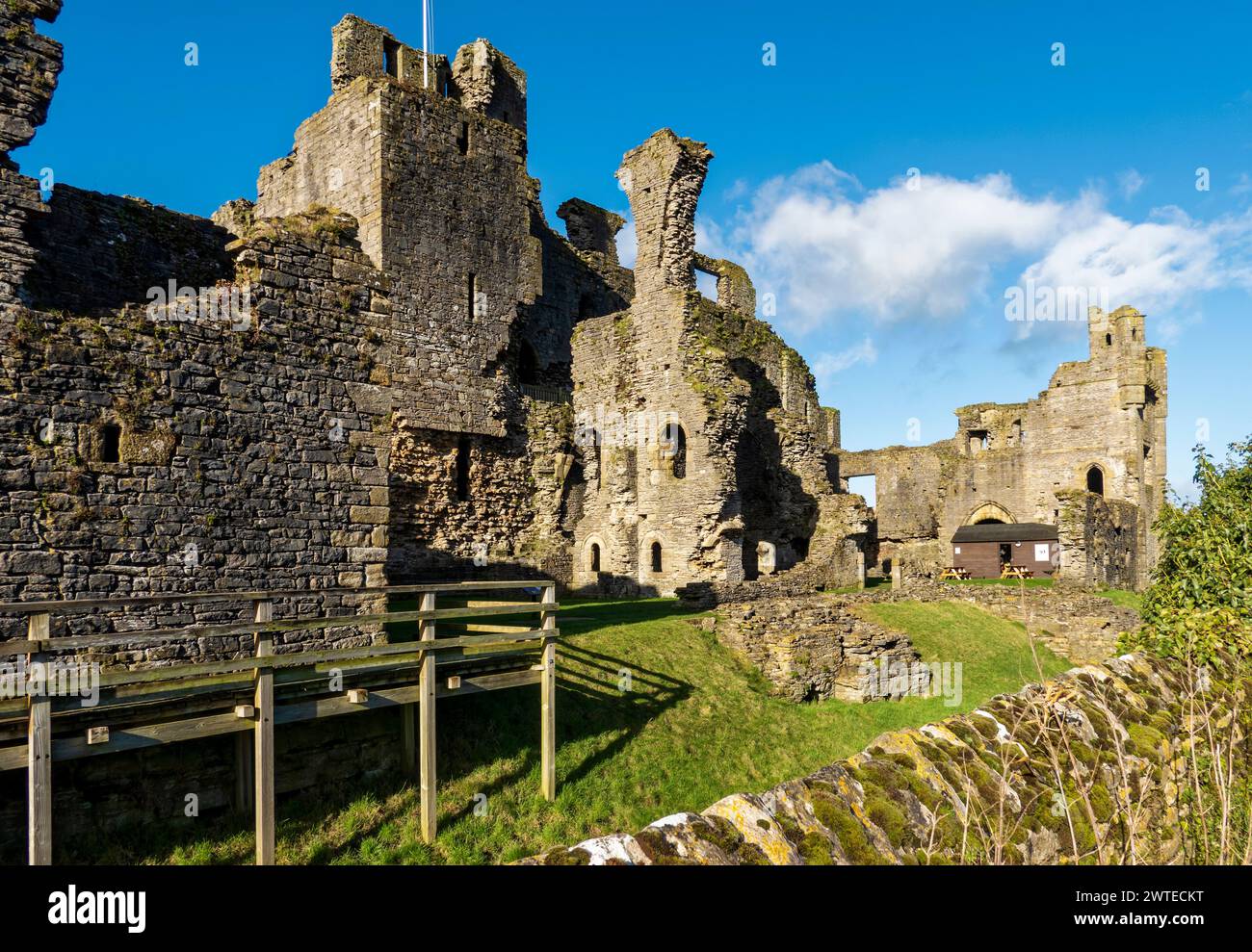 Middleham Castle, Wensleydale, Yorkshire Dales.  The castle is associated with the powerful Neville family. Stock Photo