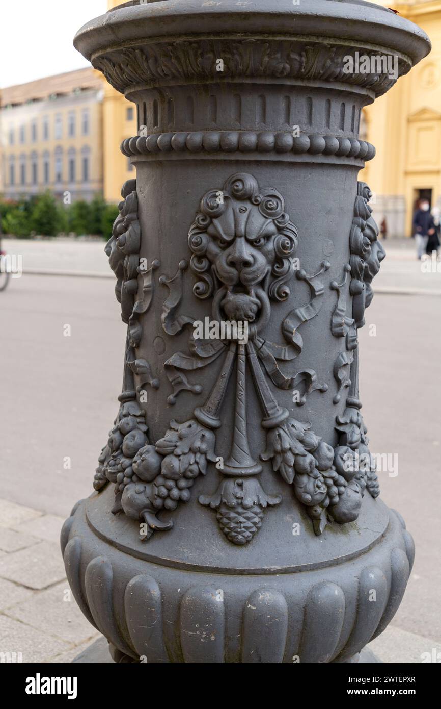 Cast iron ornamental street light hi-res stock photography and images ...