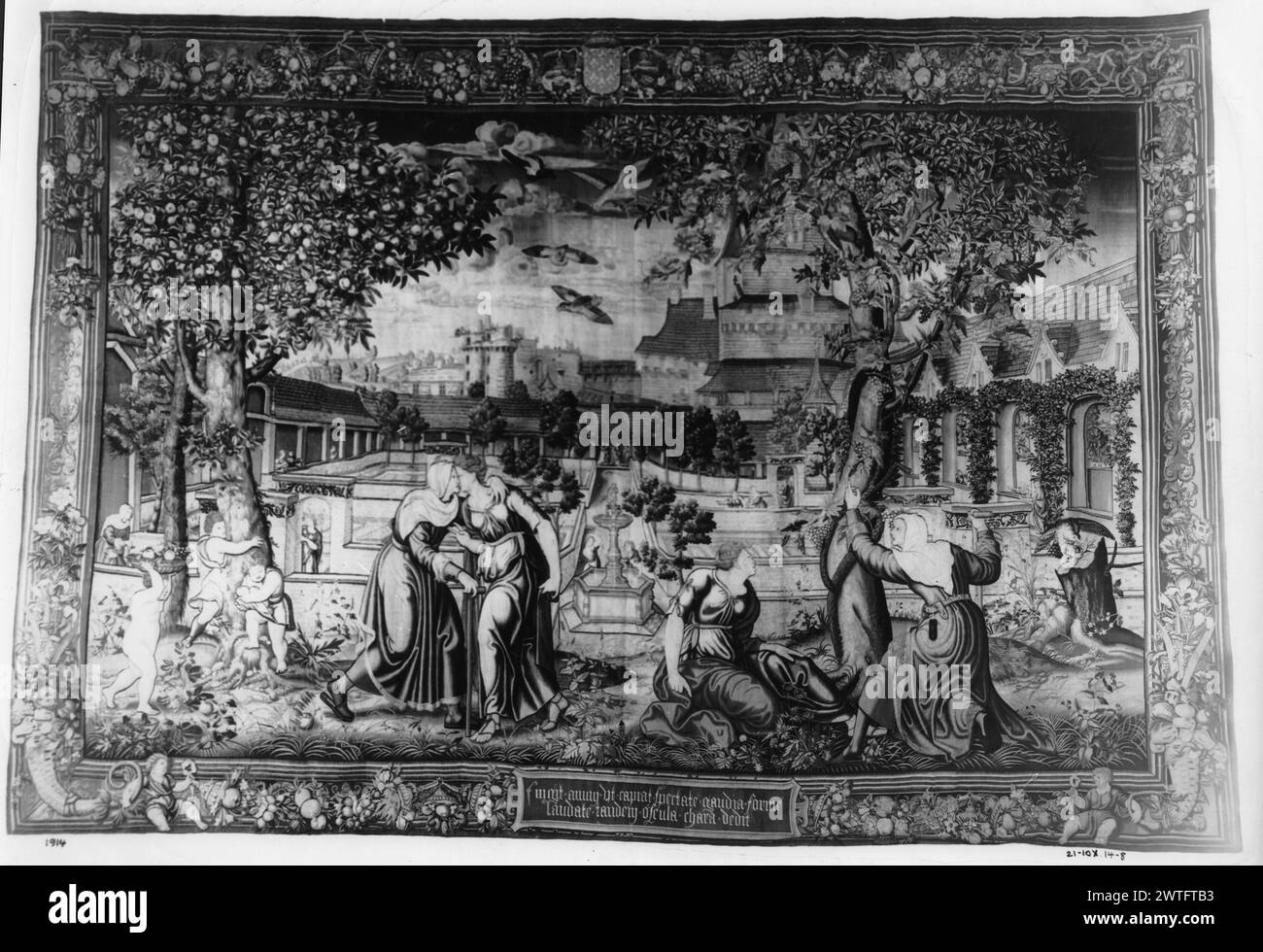 Vertumnus, in guise of old woman, kisses Pomona. unknown c. 1535-1550 Tapestry Dimensions: H 14'8' x W 21'10' Tapestry Materials/Techniques: unknown Culture: Flemish Weaving Center: Brussels Ownership History: Sold at Hôtel Drouot (Paris), 4/7/1877, lot 35 (Duc de Berwick et d'Albe sale). Baron D'Erlanger coll. French & Co. purchased from E. Gimpel & Wildenstein 2/1/1917. William Randolph Hearst coll., as of 1941. Inscriptions: Latin inscription in lower border not legible in photograph Related Works: Panels in set: GCPA 0236979-0236982, 0238276; compositionally similar tapestries (similar bor Stock Photo