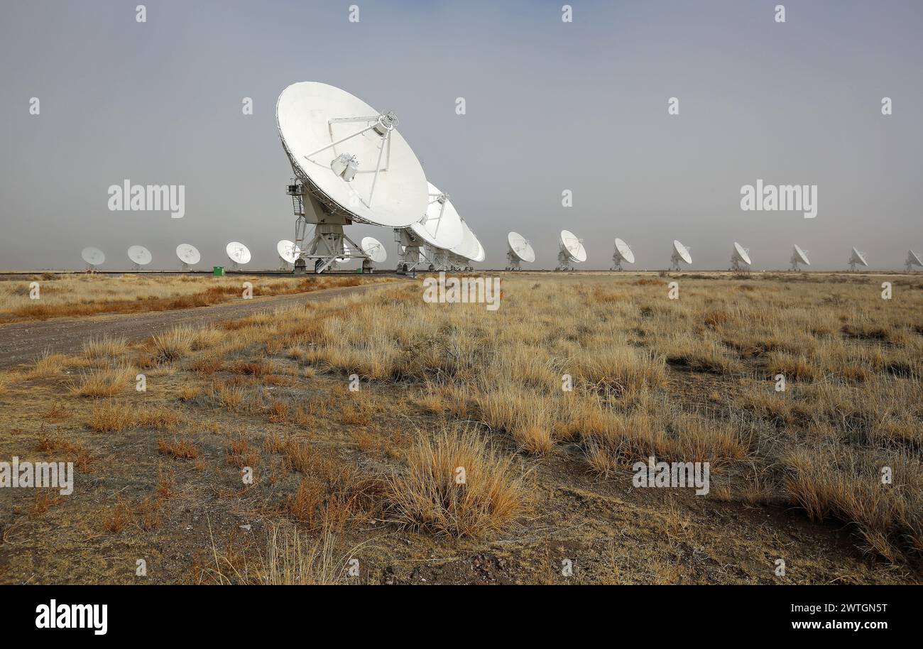Three rows of antennas - Very Large Array, New Mexico Stock Photo