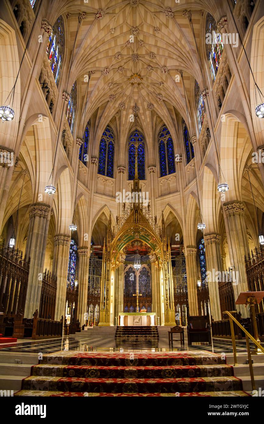 The Altar of St. Patrick's Cathedral - Manhattan, New York City Stock Photo