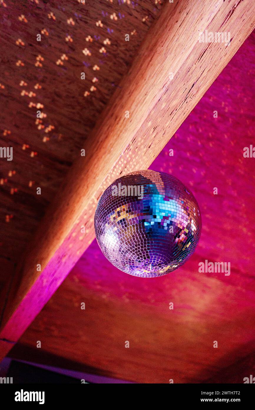 Dance floor hi-res stock photography and images - Alamy
