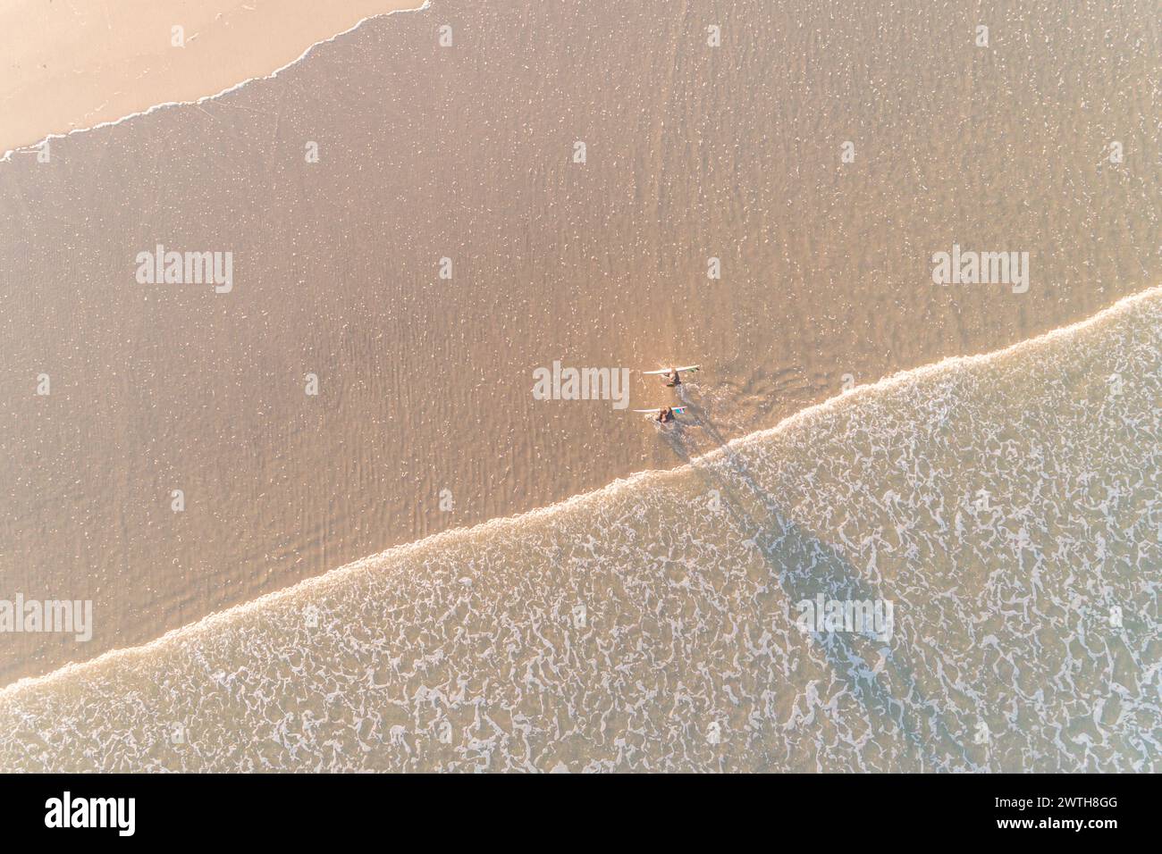 Aerial view surfing spot surfers hi-res stock photography and images ...
