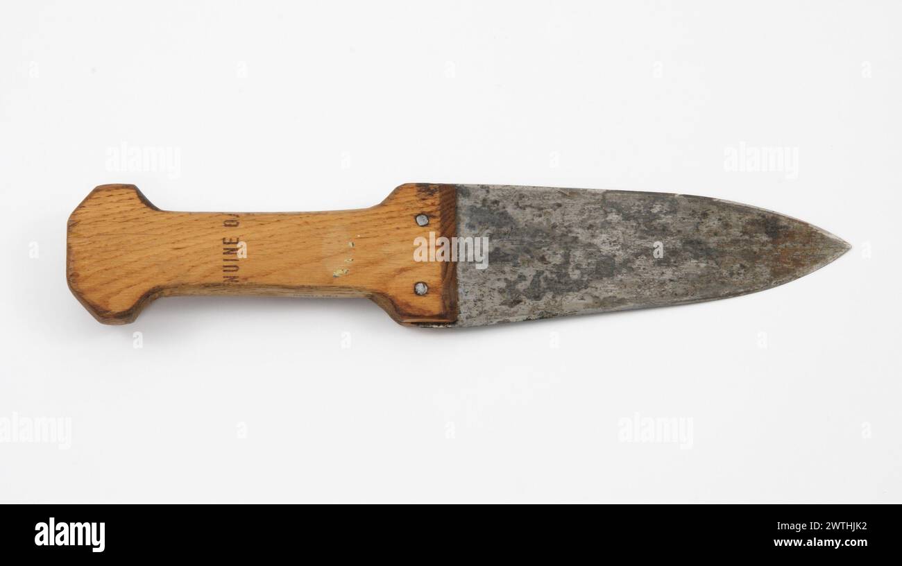 Hand held knife slicing hi-res stock photography and images - Alamy