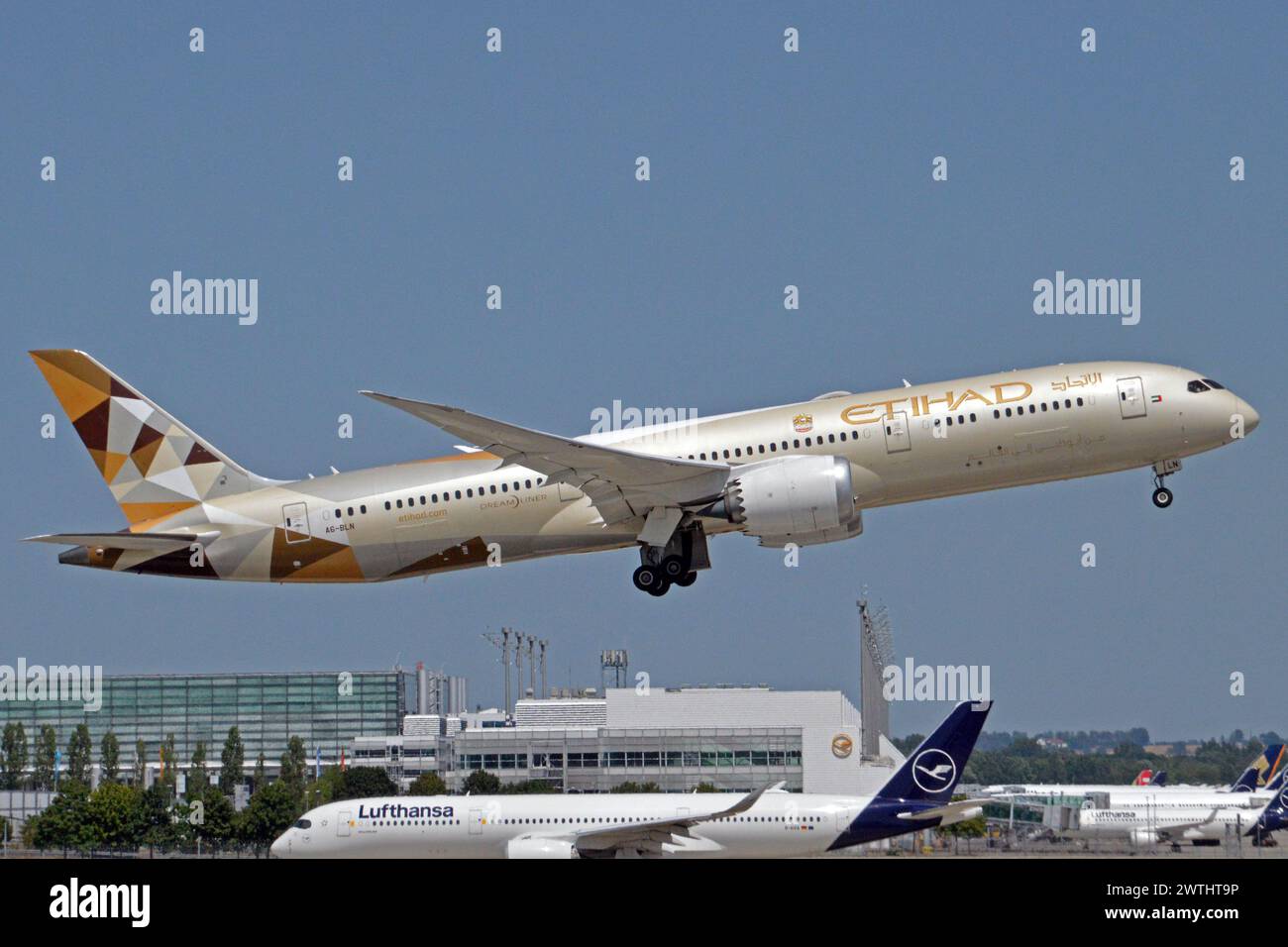 Germany, Bavaria, Munich: A6-BLN Boeing 787-9 Dreamliner (c/n 39659) of ...