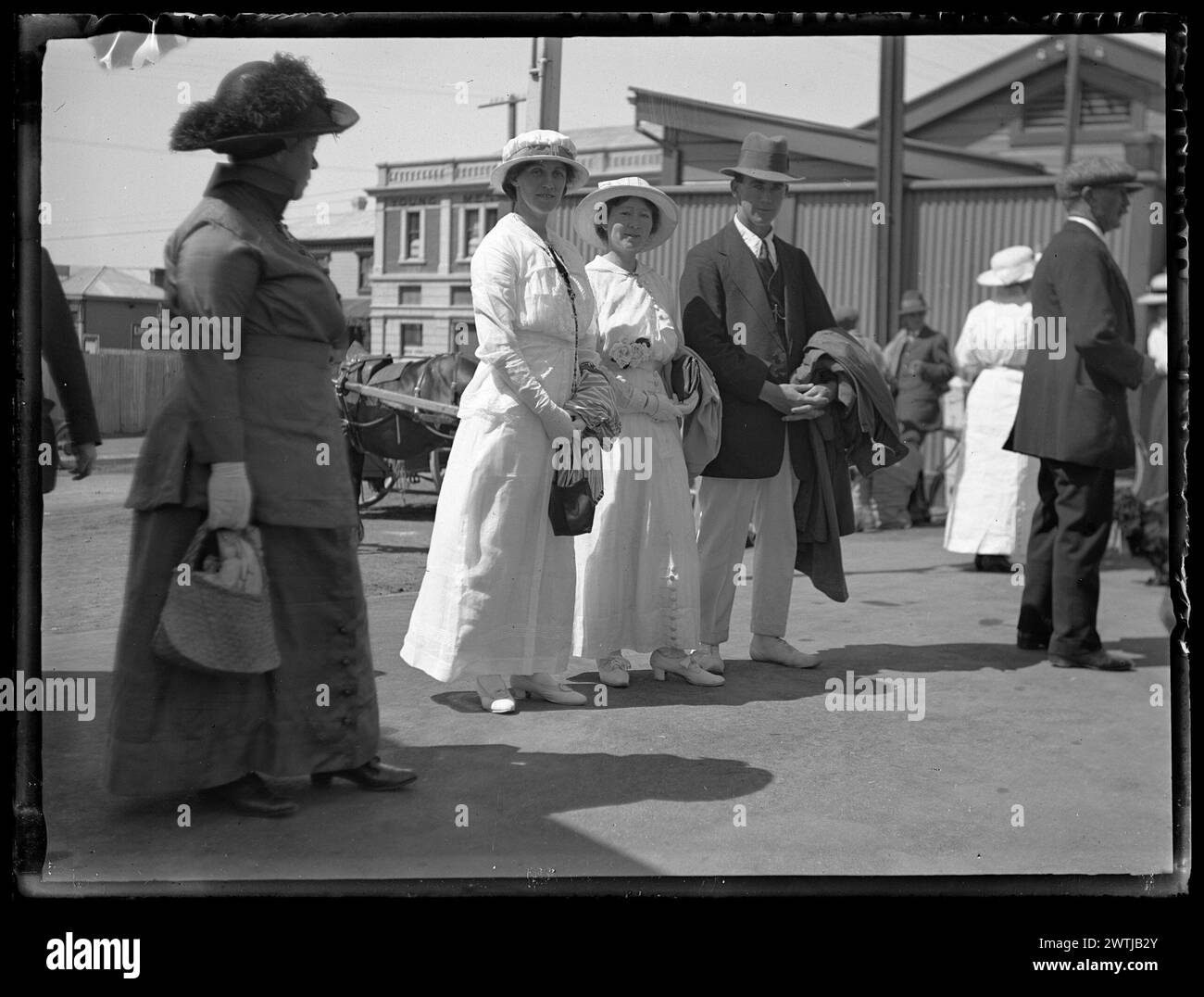 Black white railway platform Black and White Stock Photos & Images - Alamy