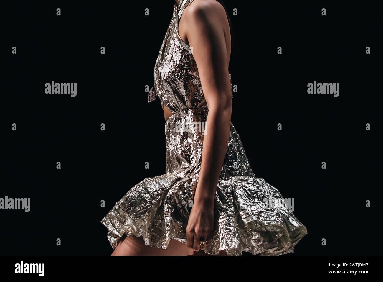 Interedting Look Creative silver dress, fashion details of interesting look on a female ...