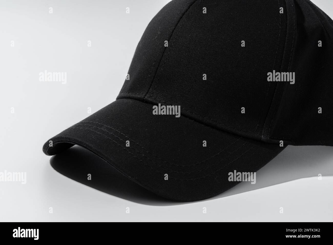 Minimalistic black white logo hi-res stock photography and images - Alamy