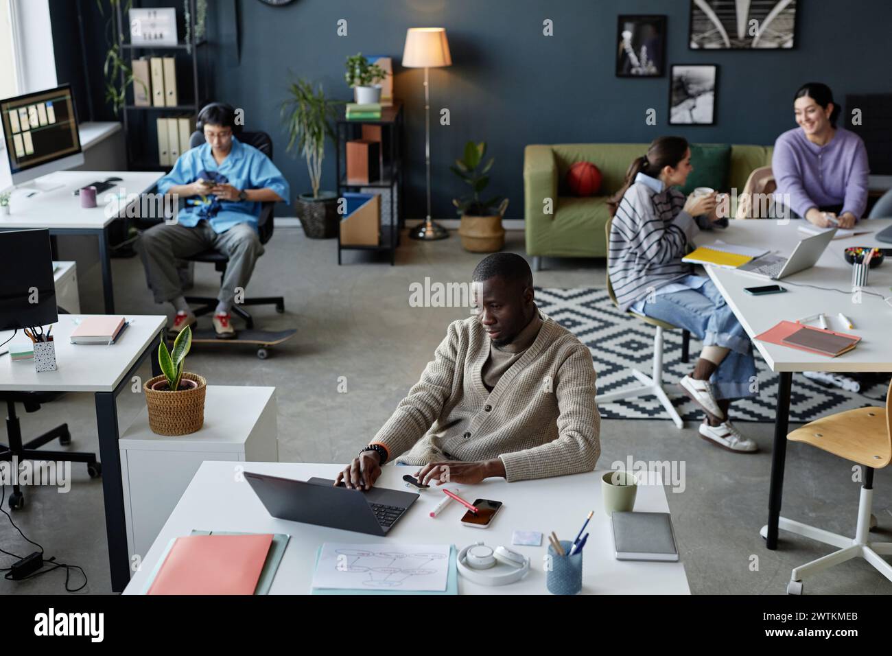 Workplace routine hi-res stock photography and images - Alamy
