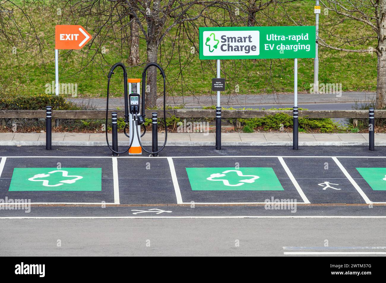 Smart Charge Ultra Rapid 150kW EV Charging station at a Sainsbury's Supermarket, Glasgow, Scotland, UK, Europe Stock Photo