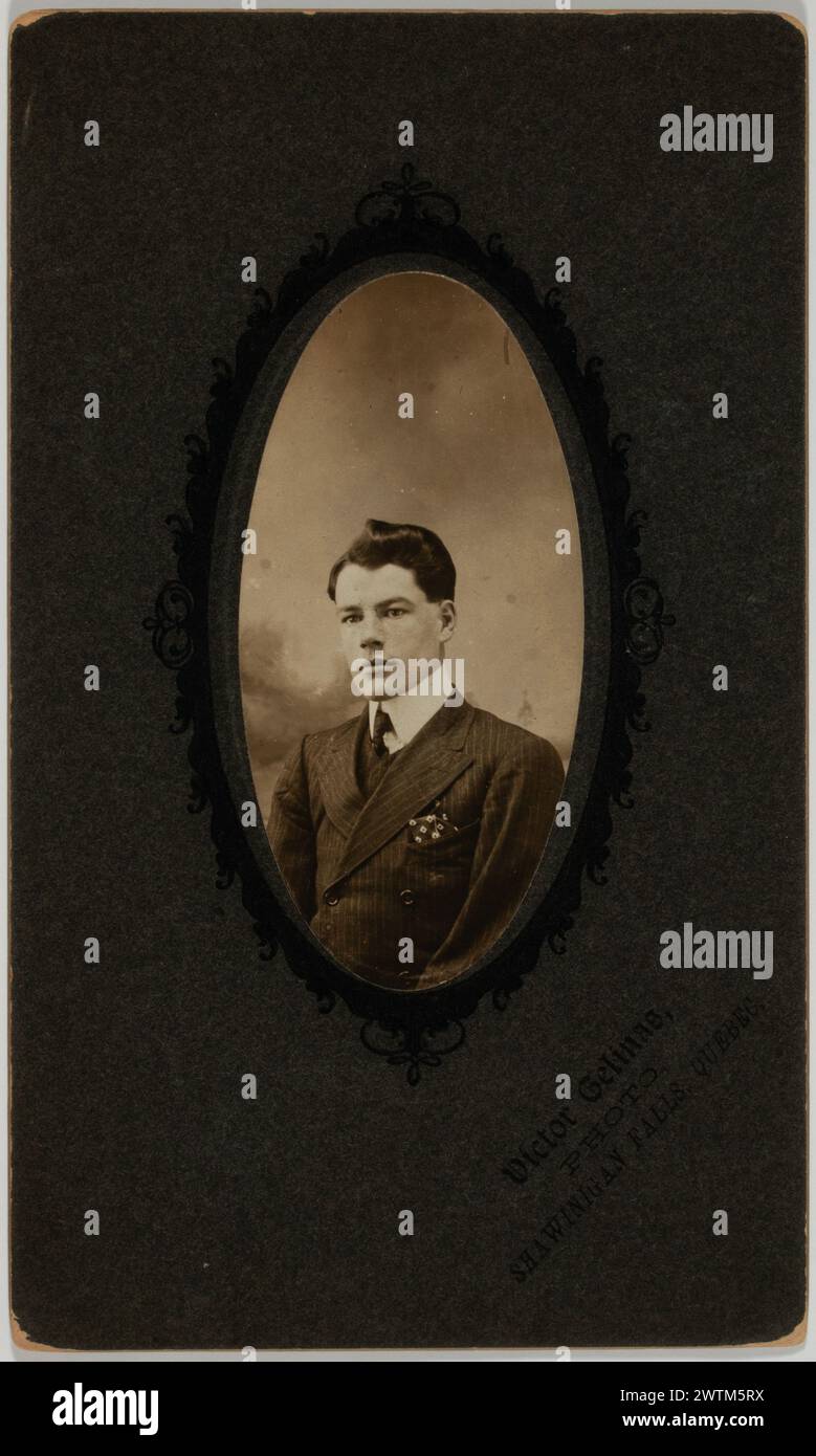 Gelatin silver print - Portrait of an unidentified man, Shawinigan Falls, Quebec, about 1910 Victor Gélinas Stock Photo