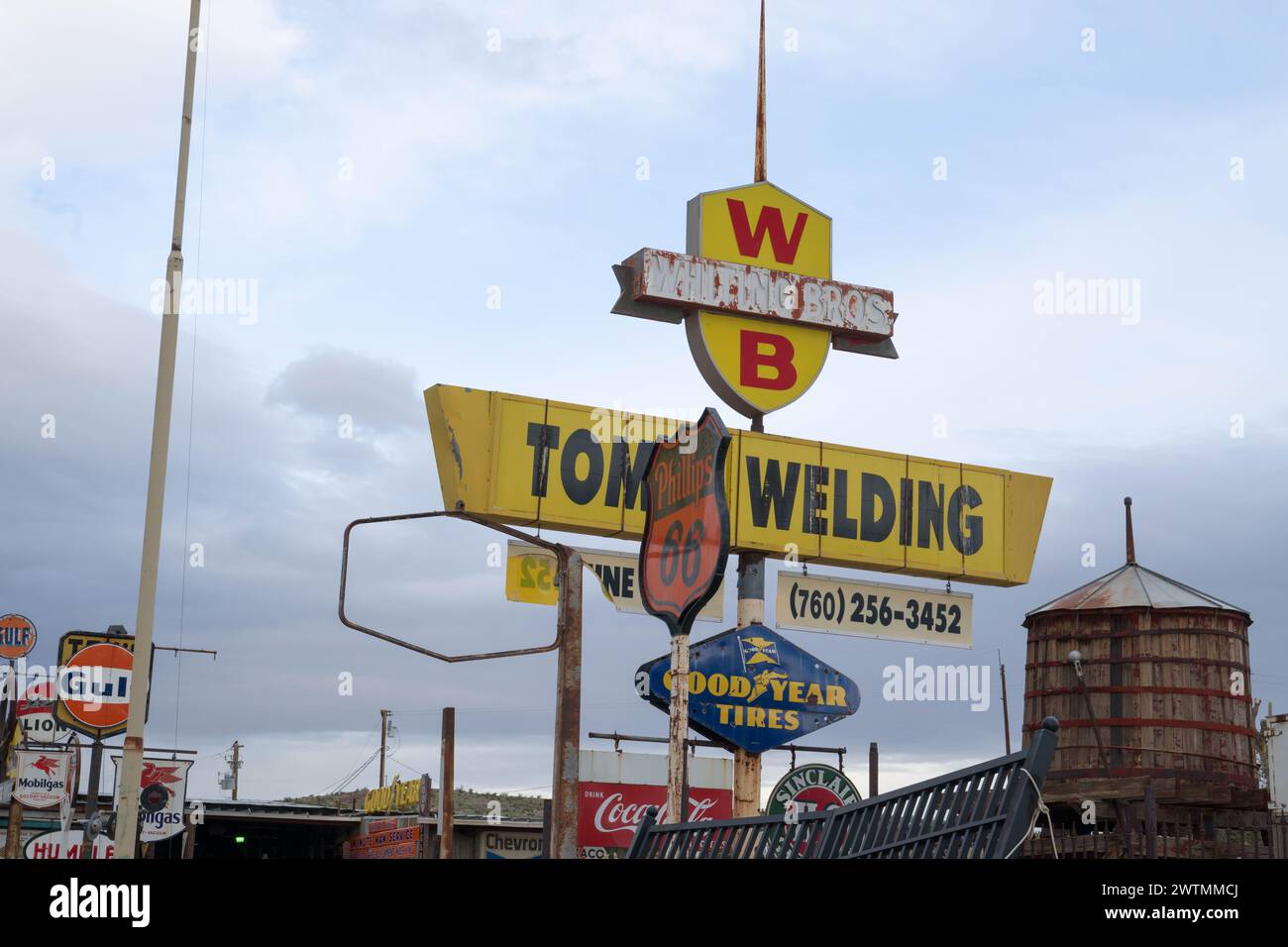 Toms wedling hires stock photography and images Alamy