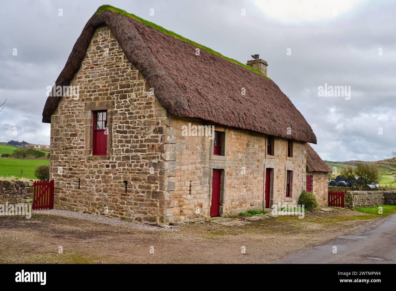 Little thatched roof house hires stock photography and images Alamy