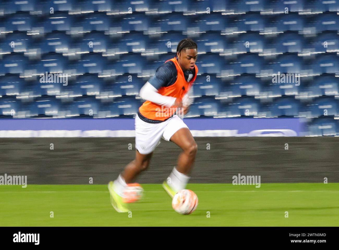 Akeel Higgins of West Bromwich Albion during the pre-game warm up ahead of the Premier League 2 U23 match West Bromwich Albion vs Manchester United at The Hawthorns, West Bromwich, United Kingdom, 18th March 2024  (Photo by Gareth Evans/News Images) Stock Photo