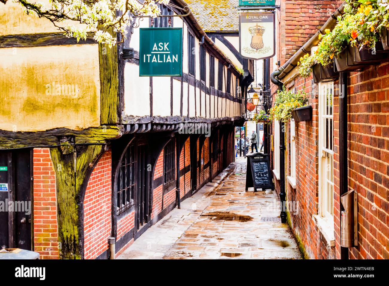 xxxengland-oldest-bar-hi-res-stock-photography-and-images-alamy