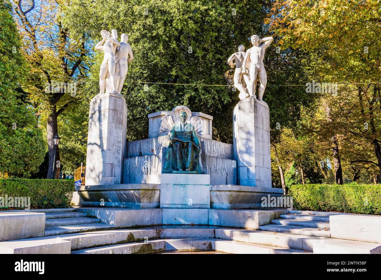 Monument in honor of José Tartiere Lenegre, work of Víctor Hevia and Manuel Álvarez Laviada, located on Paseo de los Álamos del Campo de San Francisco Stock Photo