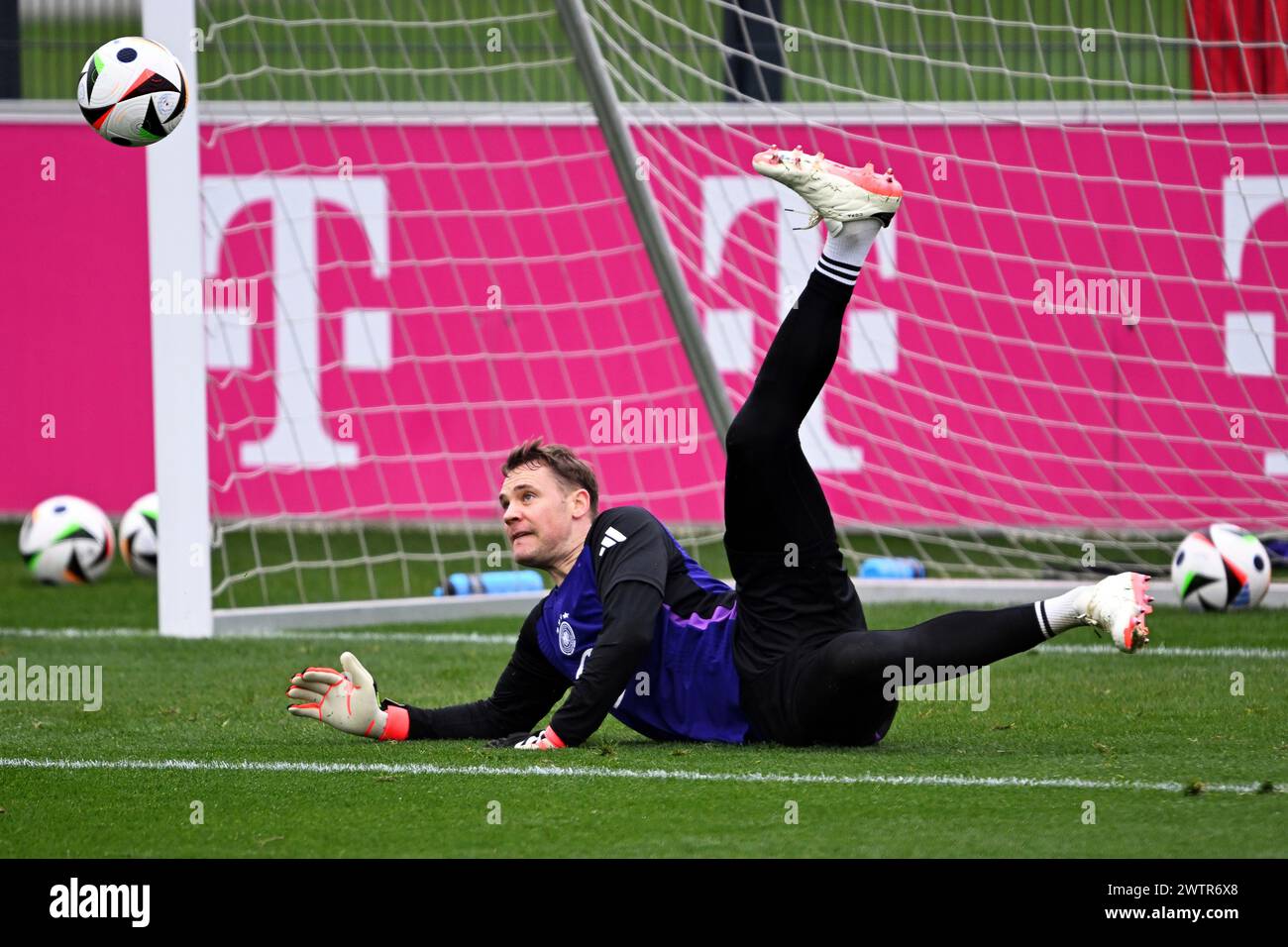 Manuel Neuer DFB Keeper tactical drills Tactical Mastery: The Invisible Playmaker