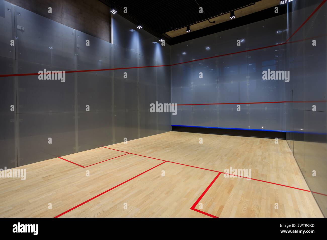Squash court glass hi-res stock photography and images - Alamy