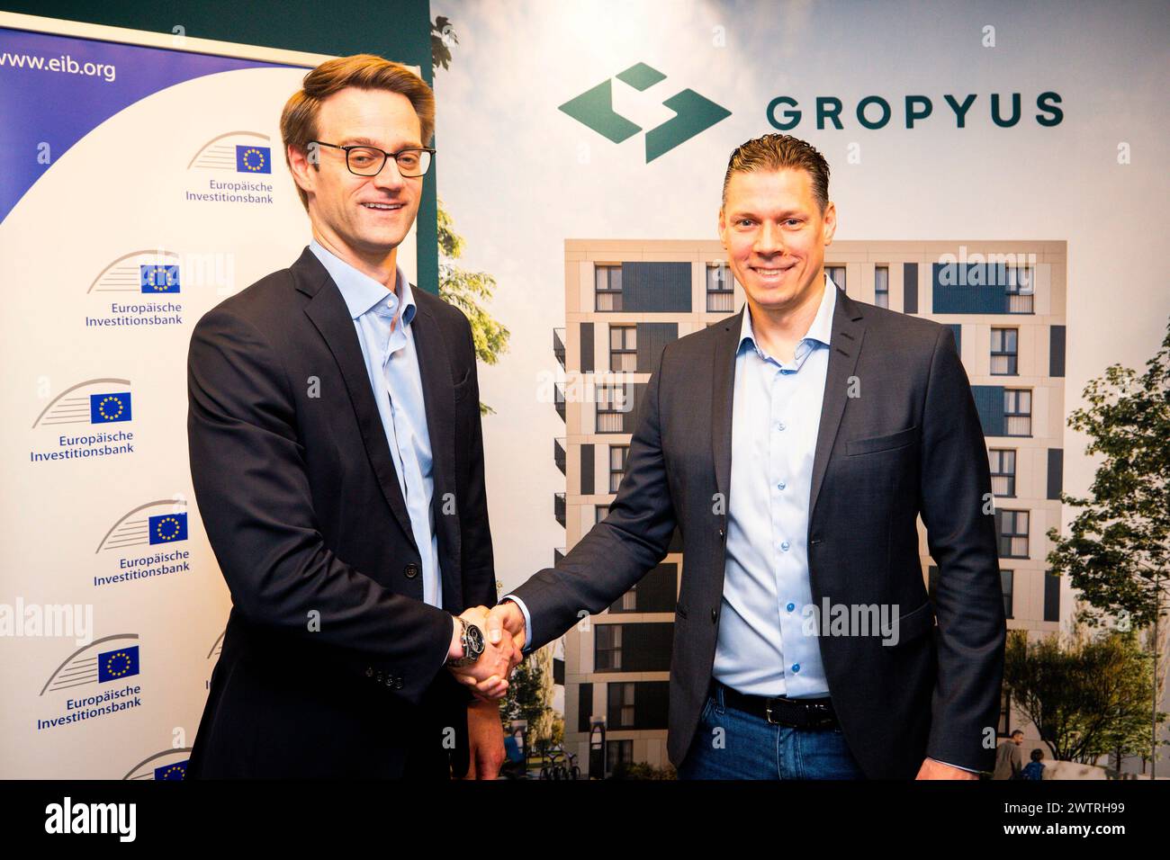 Philippe Hoett (l), Senior Loan Officer in the Venture Debt Team of the European  Investment Bank (EIB), and Markus Fuhrmann, the founder and CEO of GROPYUS,  on Tuesday, March 19, 2024, at