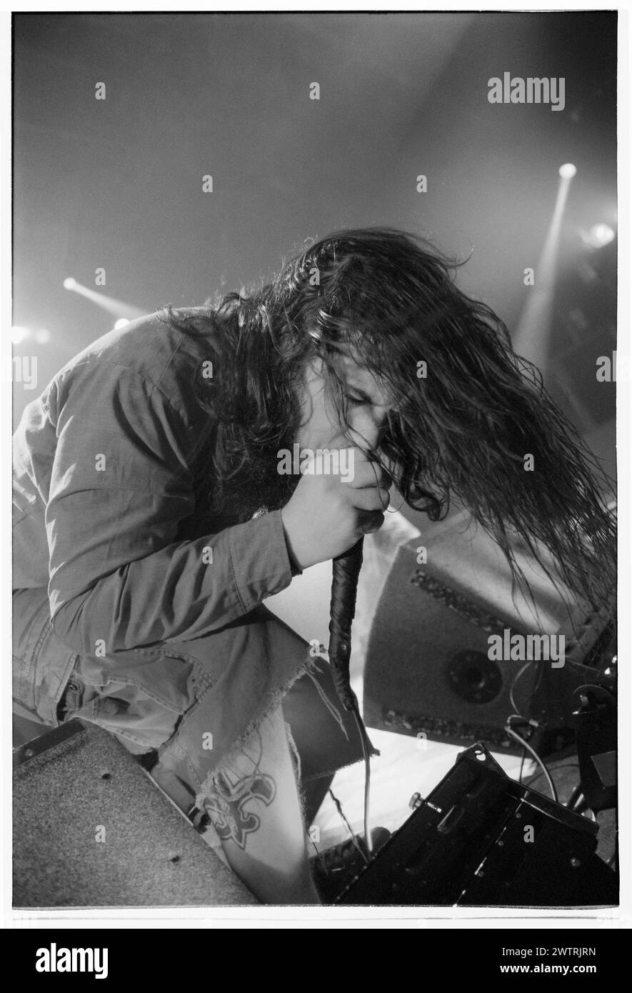 PHIL ANSELMO, PANTERA, 2000: Singer Phil Anselmo of Pantera playing live on one of the last tours with the band's classic lineup at Newport Centre in Newport, Wales, UK on 24 April 2000. Photograph: Rob Watkins.  INFO: The legendary American heavy metal band Pantera formed in 1981 in Arlington, Texas. In 2000 they were touring with their ninth and final studio album ‘Reinventing the Steel’. Stock Photo