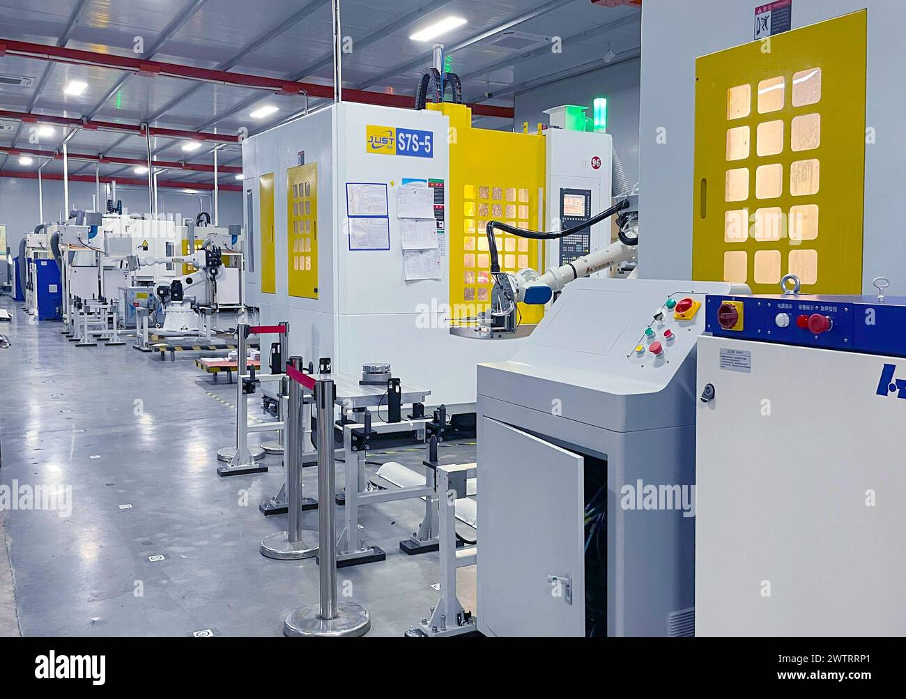 Numerical control machine tool hi-res stock photography and images - Alamy