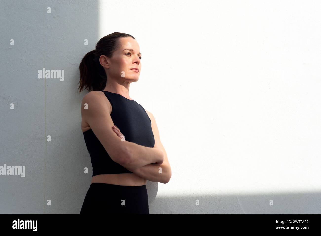 Woman arms folded hi-res stock photography and images - Alamy
