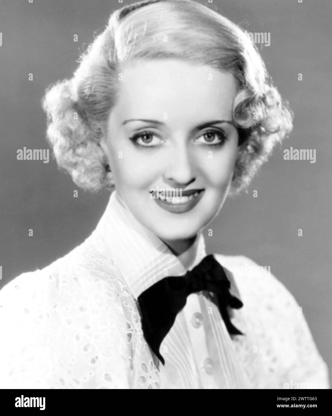 BETTE DAVIS (1908-1989) American stage and film actress in 1935 Stock Photo