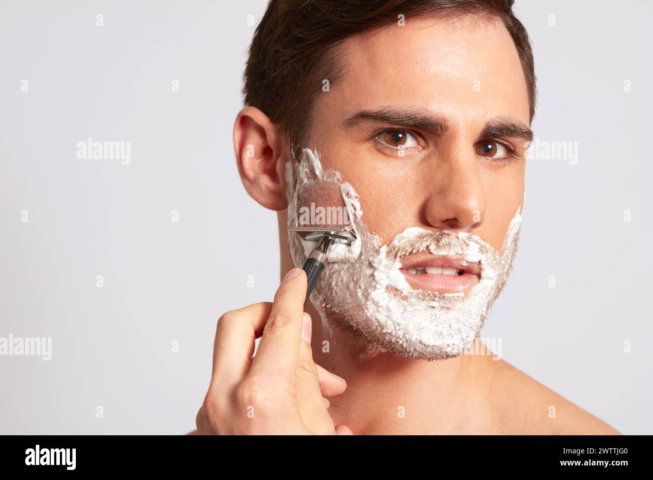 Mshaving hi res stock photography and images Alamy