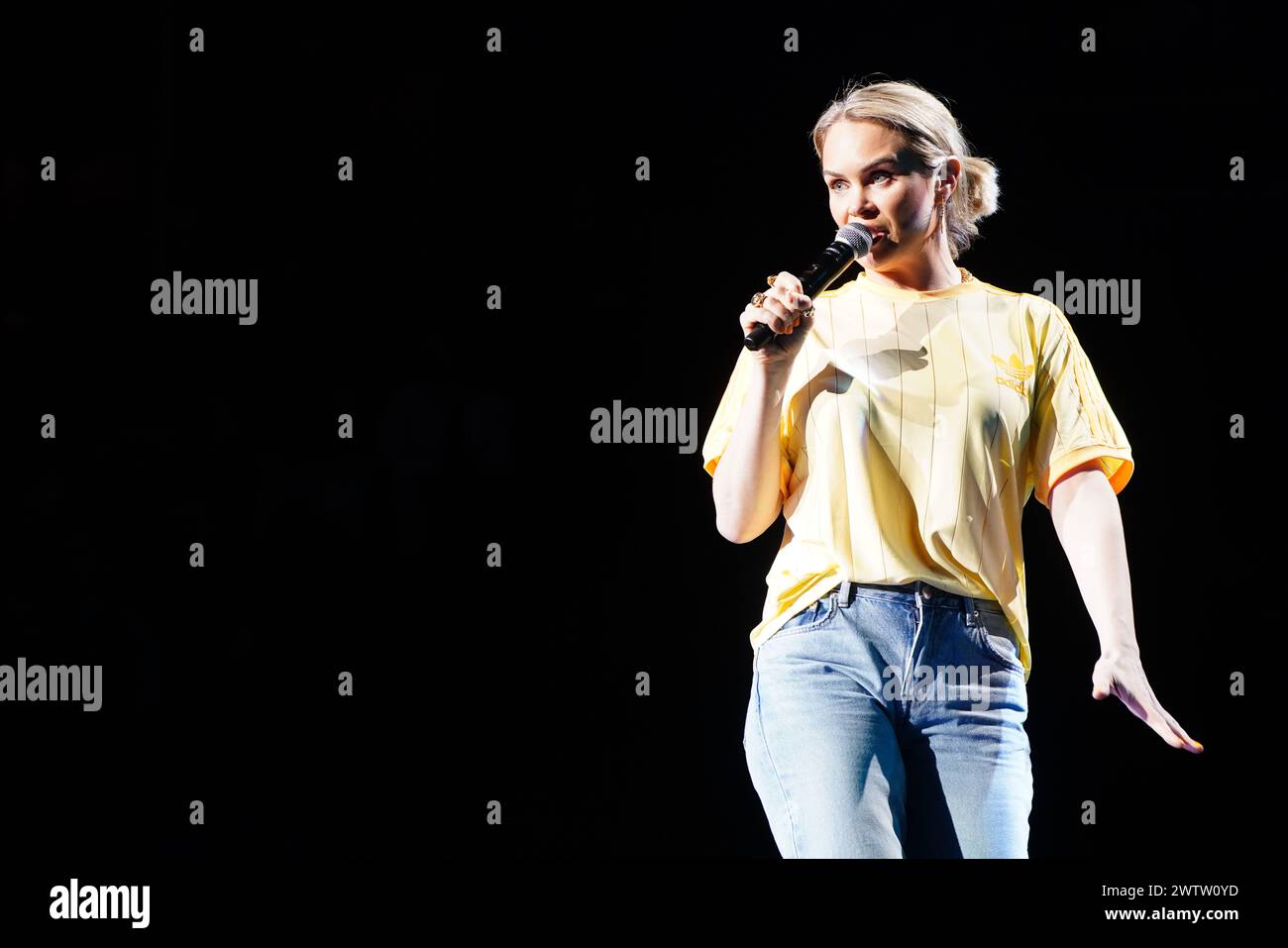Joanne McNally On Stage During A Night Of Comedy The Teenage Cancer joanne-mcnally-on-stage-during-a-night-of-comedy-the-teenage-cancer