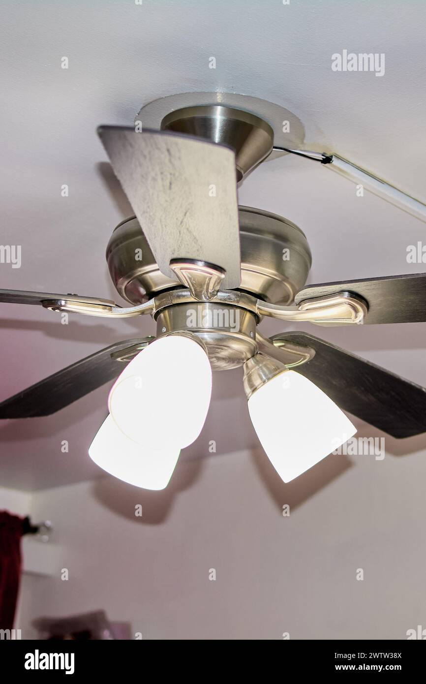 Picture of Air conditioning and lighting solution for interiors with minimalist ...