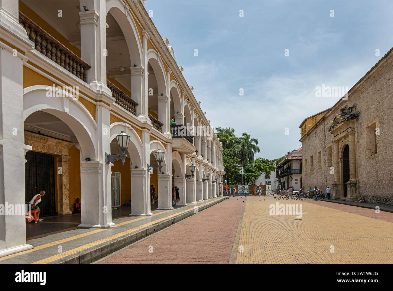 Cartagena, Colombia - July 25, 2023: CENTRO REGIONAL PARA EL DESARROLLO DE LAS ARTES, CULTURA Y LAS ARTESANÍAS DE BOLIVAR Y EL CARIBE opposite Cathedr Stock Photo