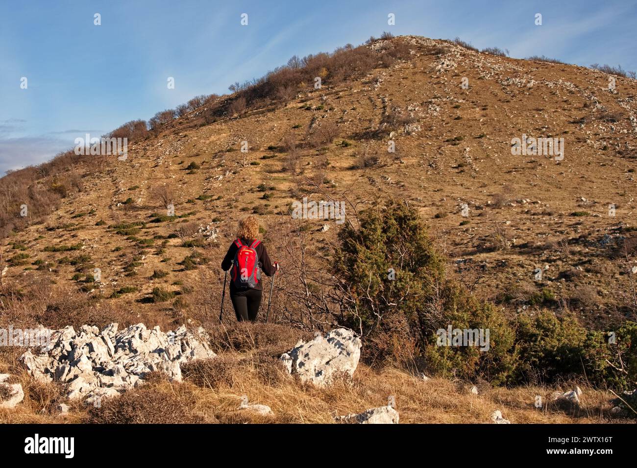 Mature woman standing mountain top hi-res stock photography and images ...
