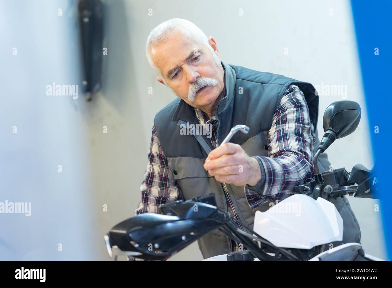 Portrait man chopper motorcycle hi-res stock photography and images - Alamy